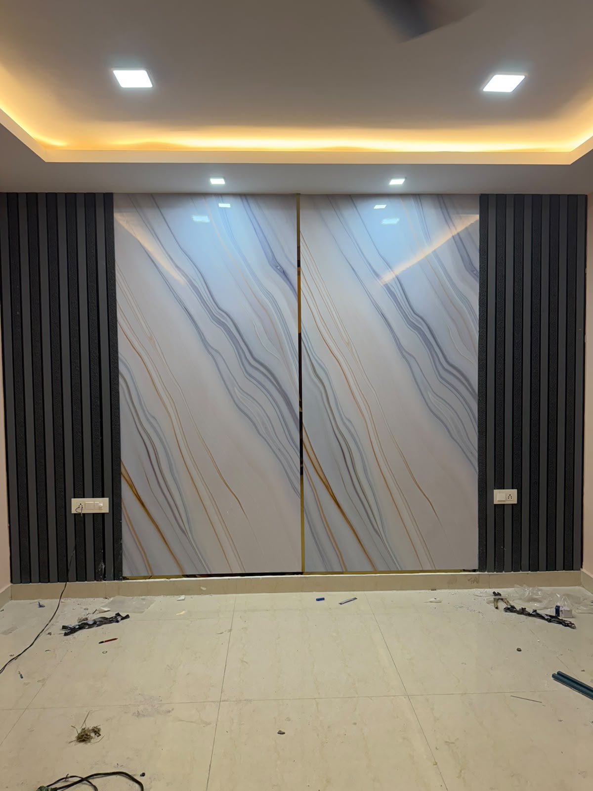 Wall Paneling & Wallpapers